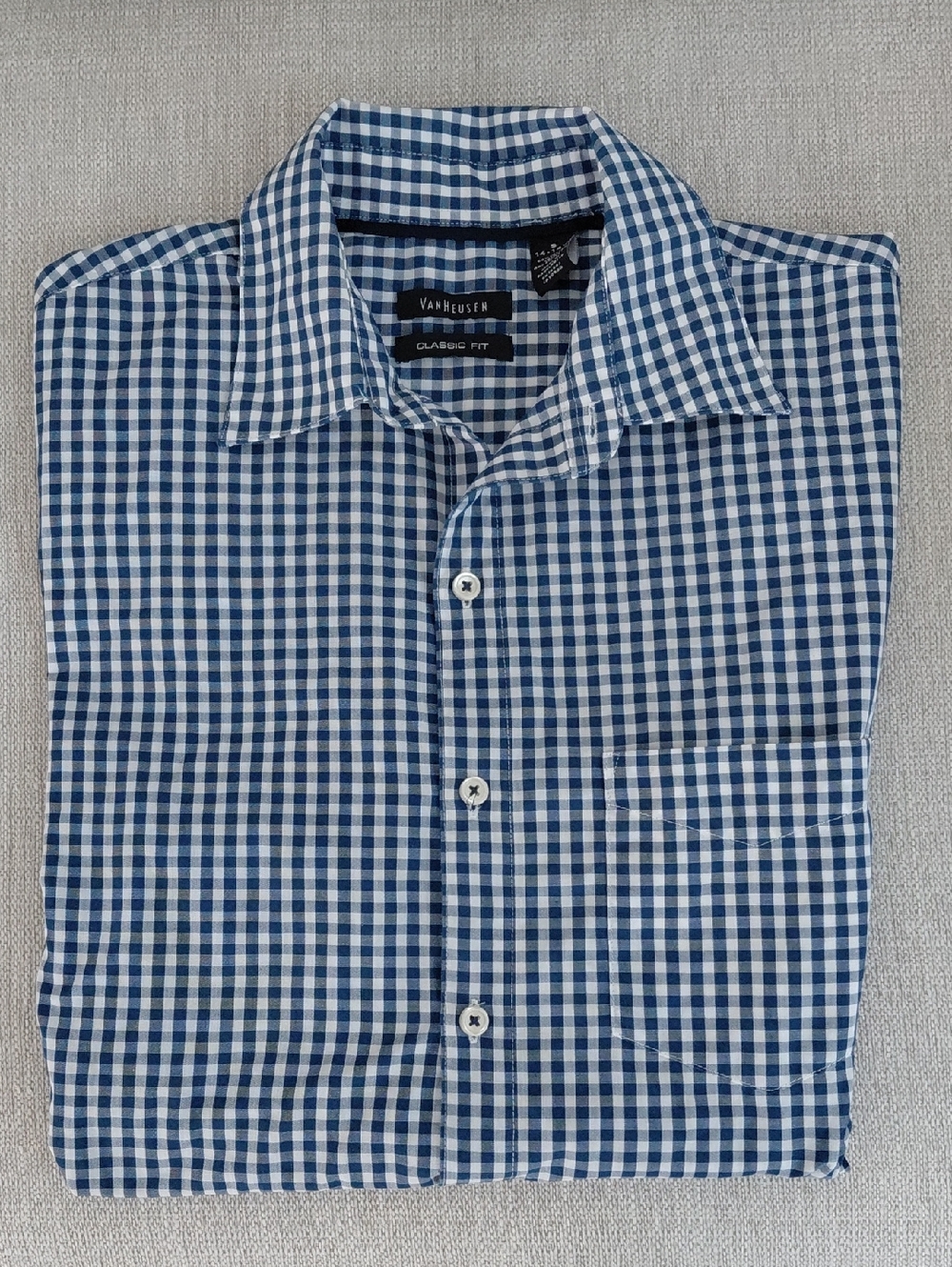 Van Heusen Checkered Short Sleeve Shirt w/ Button Down S